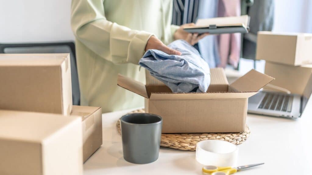 Packing Tips for Students Using Home-To-Room Delivery Services